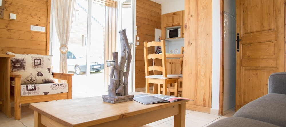 Les Chalets De l'Aubrac, 佩尔昂欧布拉克 — 照片 1