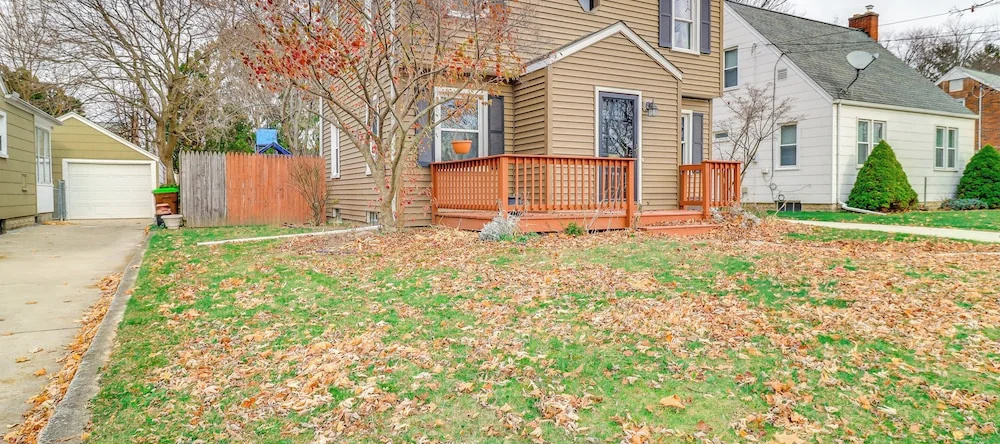 Walk To Adrian College: Family Home In Michigan, Эйдриан — фото 1