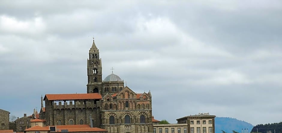 L'Espaviot aux portes du Puy en Velay, 埃斯帕利-圣马塞尔 — 照片 1