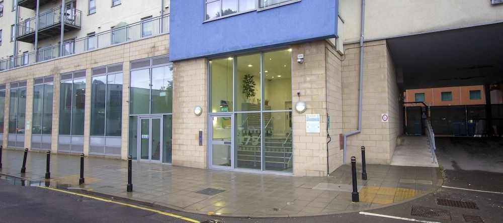 Enterprise Place, Woking — photo 1