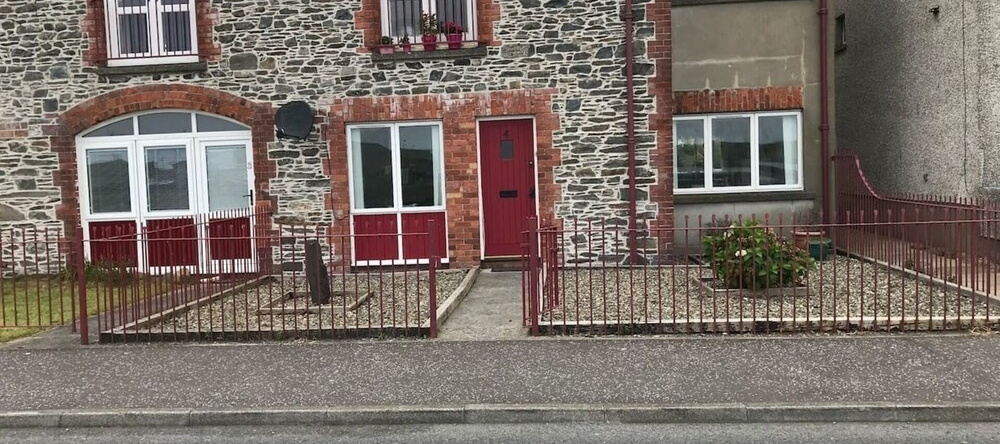 Lovely Apartment Overlooking the Harbour & bay, Downpatrick — photo 1