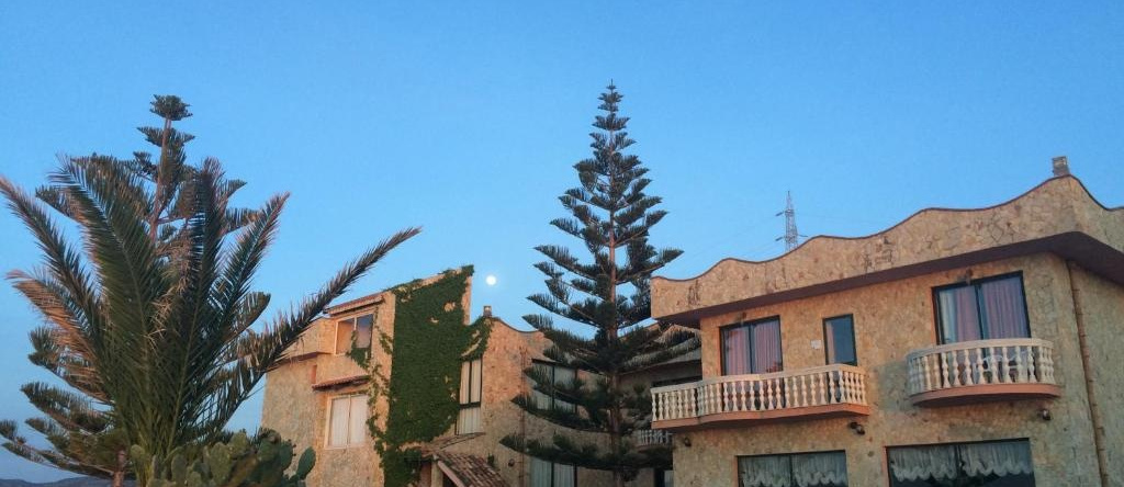 Hotel La Playa Blanca, 圣斯特凡诺-迪卡马斯特拉 — 照片 1