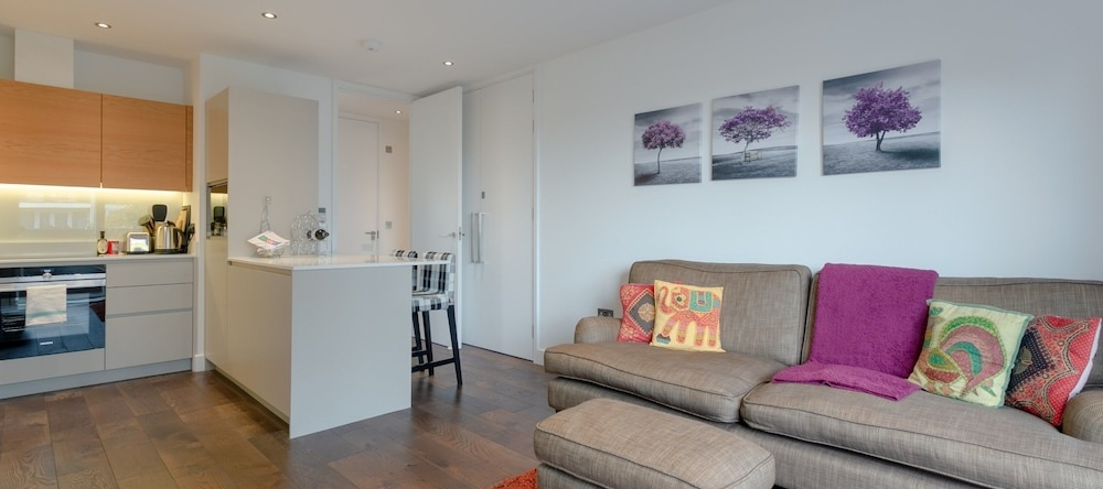 Spacious 2 Bedroom Apartment In Hackney, Лондон — фото 1