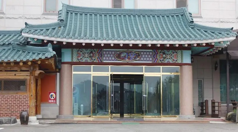Baekche Tourist Hotel, 普埃 — 照片 1