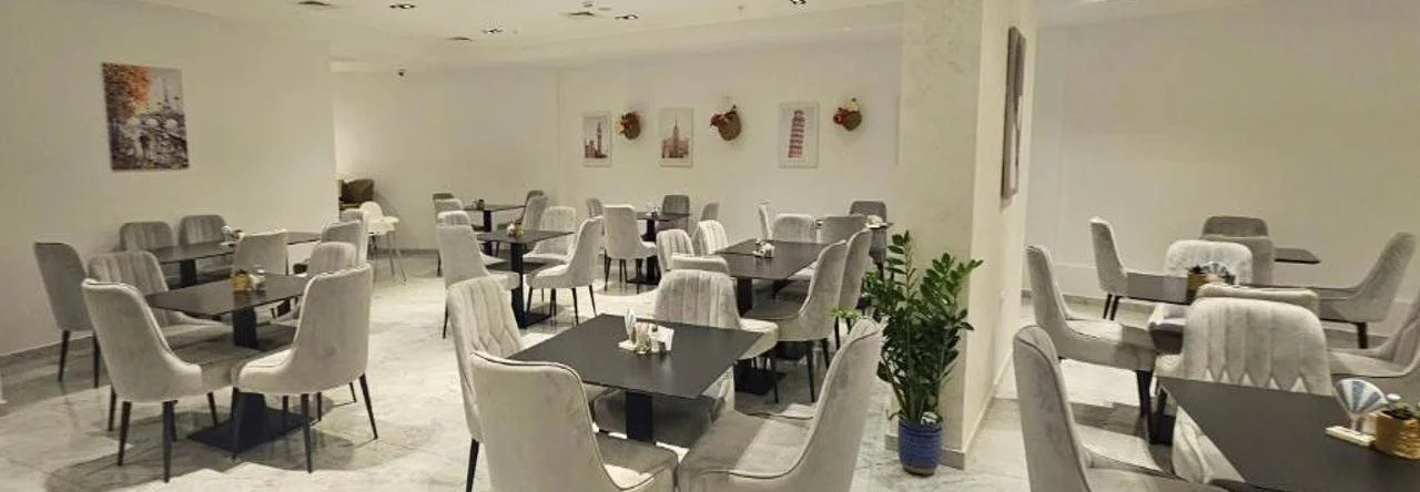 Royalis Suites Rafailovici - Beachfront Sea View Apartments, Будва — фото 1