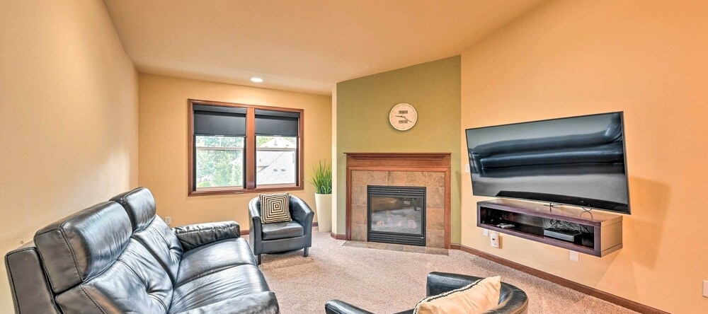 Spacious Kirkland Home 15 Mi to Dtwn Seattle!, Kirkland — photo 1