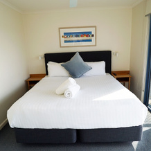 Captains Cove Waterfront Apartments, Paynesville — photo 2