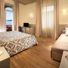 Hotel Milano, 托斯科拉诺-马德尔诺 — 照片 4