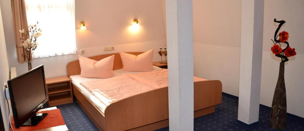 Hotel Vierenstraße, 诺伊多夫 — 照片 1