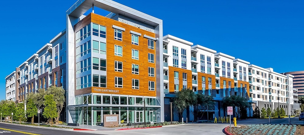 Global Luxury Suites Irvine, Irvine — photo 1