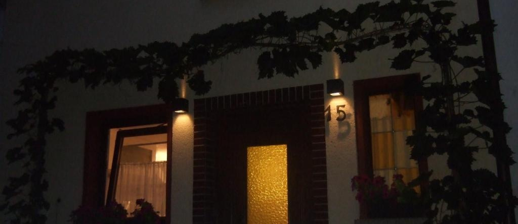 Kleines Winzerhäuschen, 布雷姆 — 照片 1