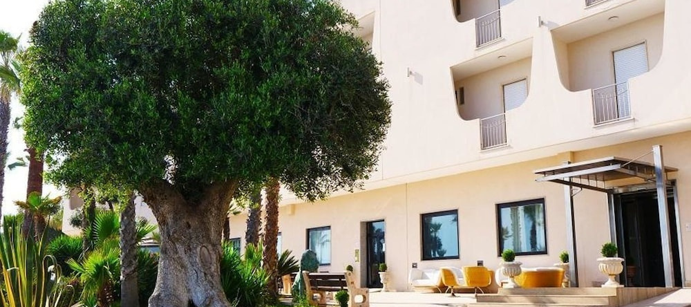 Hotel Villaggio Baia d'Argento, 莱波拉诺 — 照片 1