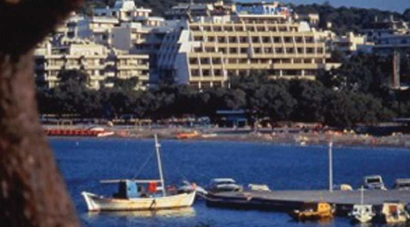 Armonia Hotel, Вулиагмени — фото 1