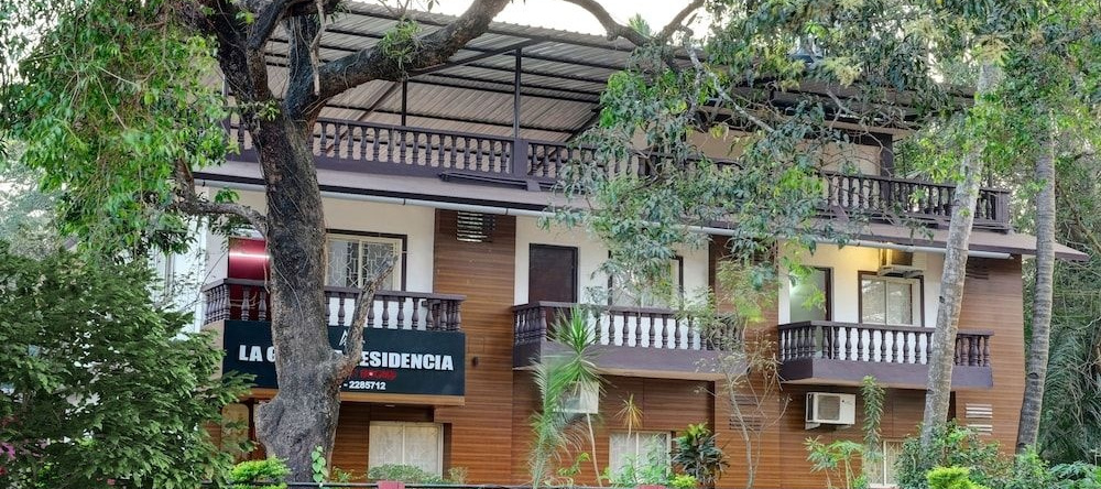 Treebo Trip La Grande Residencia, 内鲁尔 — 照片 1