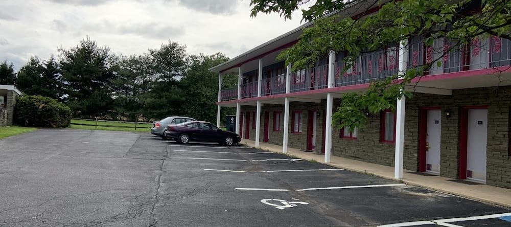 Travelodge by Wyndham Strasburg/Lancaster Amish Country, Strasburg — photo 1