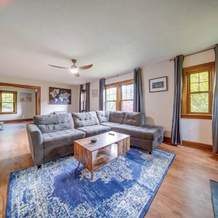 Central Erie Vacation Rental ~ 2 Mi to Beach!, 伊利 — 照片 2