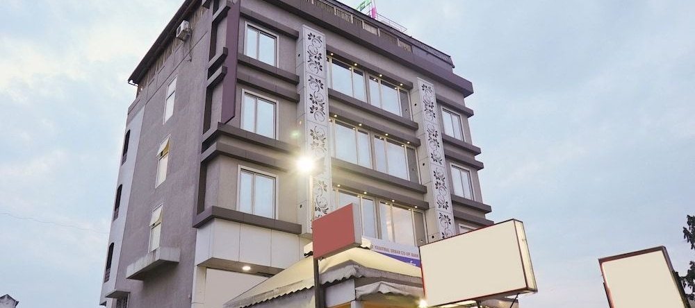 OYO 23524 Shades Of Royal, 艾哈迈德讷格尔 — 照片 1