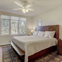 2Br Gorgeous & Updated Condo Arrowhead 2 Bedrooms 2 Bathrooms Condo, Beaver Creek — photo 2