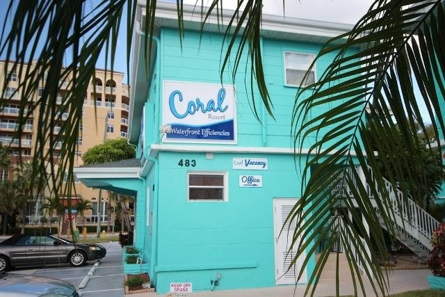 The Coral Resort, 克利尔沃特海滩 — 照片 1