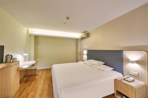 Hanting Express Kaiyuan Jiefang Road, 开远 — 照片 1
