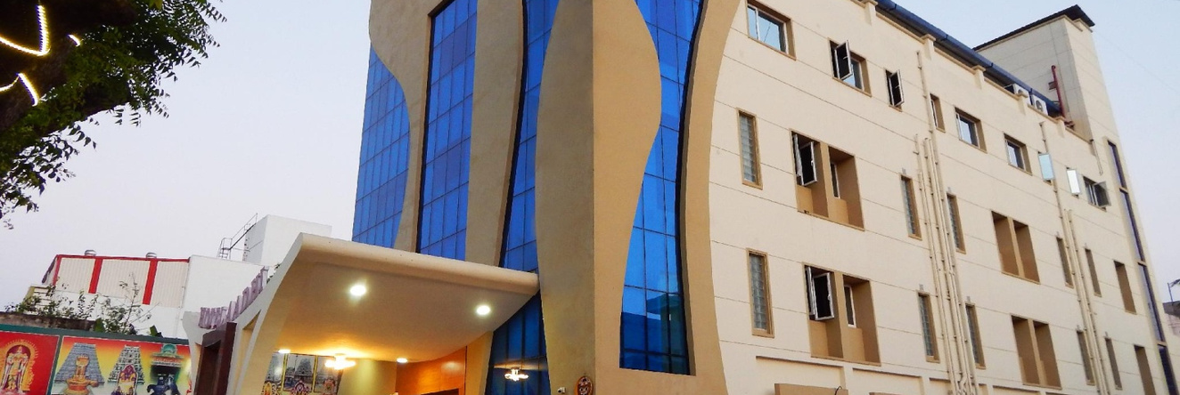 Hotel Aadhi, Маиладутурай — фото 1