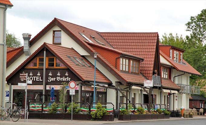 Hotel Zur Brücke, 格赖夫斯瓦尔德 — 照片 1