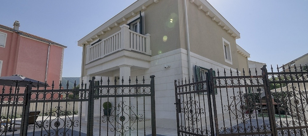 Villa Kami, 格雷巴什蒂察 — 照片 1