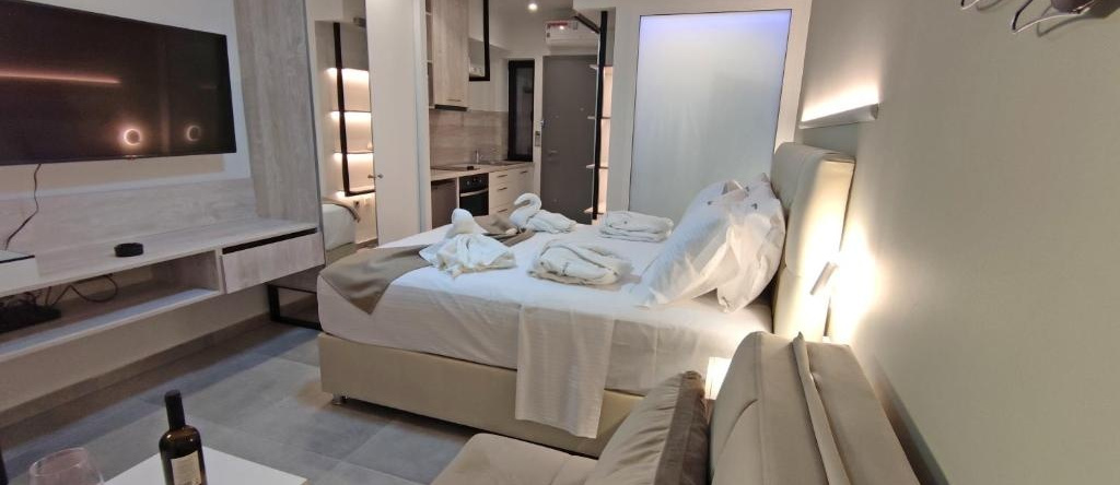 Anastasia Boutique Suites -Adults Only & Kids 12 Plus, Аспровальта — фото 1