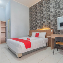 Reddoorz Near Alun-Alun Garut, Гарут — фото 5