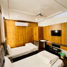OYO 26773 Hotel Satyam Inn, 普拉塔普加尔 — 照片 4
