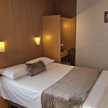 Brit Hotel Essentiel Pau Lescar, Лескар — фото 2