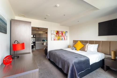Stylish Two Bedroom Apartment With A View, Auckland — photo 1