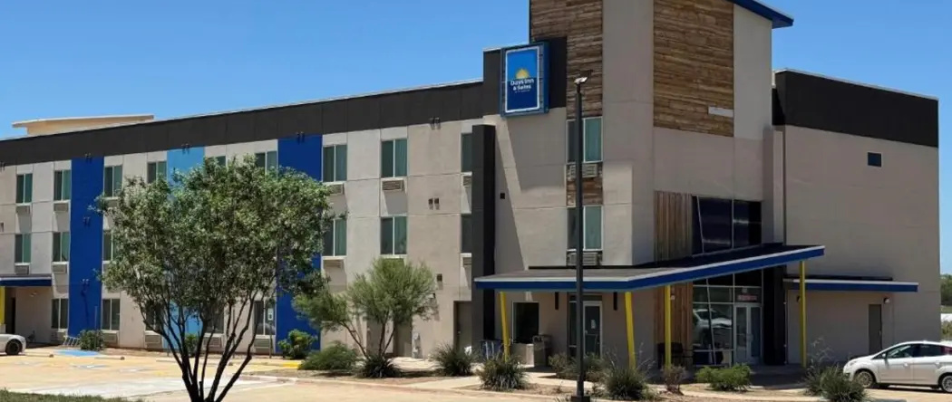 Days Inn & Suites By Wyndham Colorado City/I-20, Колорадо-Сити — фото 1