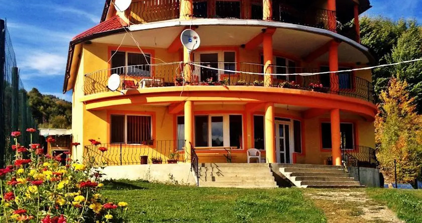Vila Potcoava, Лепша — фото 1