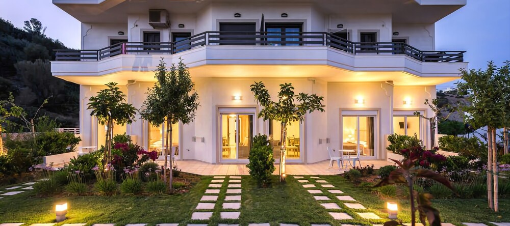 Mear Apartments & Studios, Paleochora — photo 1