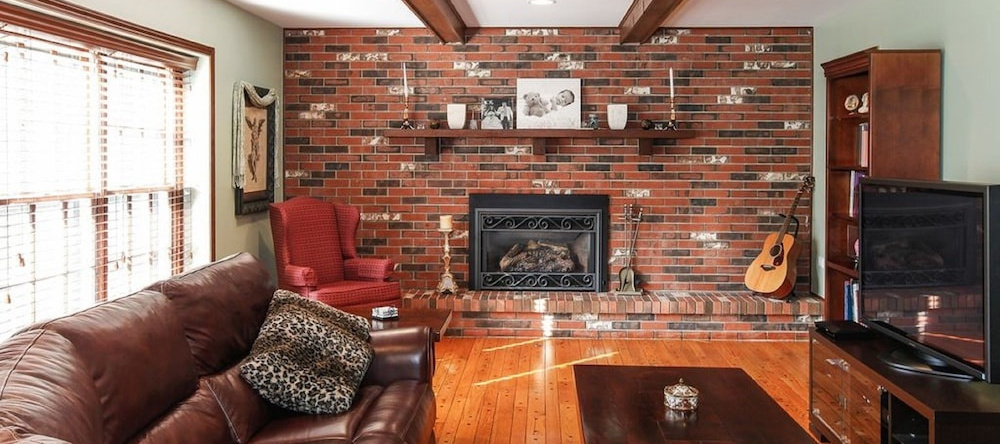 Cambridge Estates, Darien — photo 1