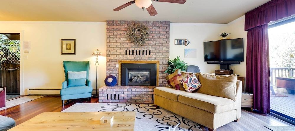 Tasteful Home W/ Stunning River & Valley View, Монте-Рио — фото 1