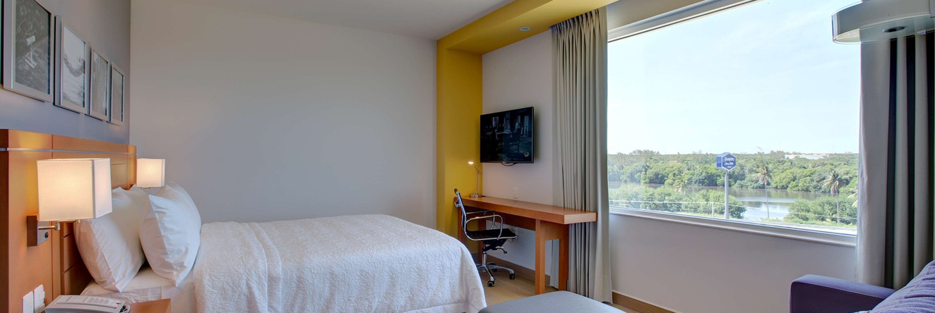 Hampton Inn & Suites By Hilton Paraiso, Параисо — фото 1