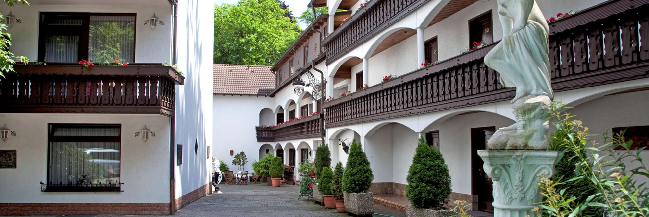 Hotel Restaurant Barbarossahof, 凯泽斯劳滕 — 照片 1