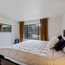 Luxurious 2 Bedroom Base Camp Condo - Steps from Kirkwood Village 2 Condo by RedAwning, 柯克伍德 — 照片 2