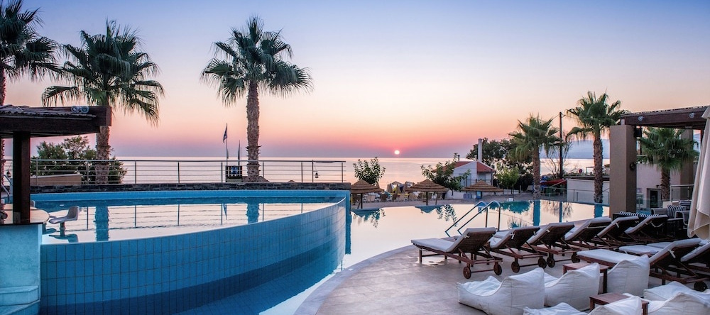 Blue Sea Village Resort & Spa, 斯塔利达 — 照片 1