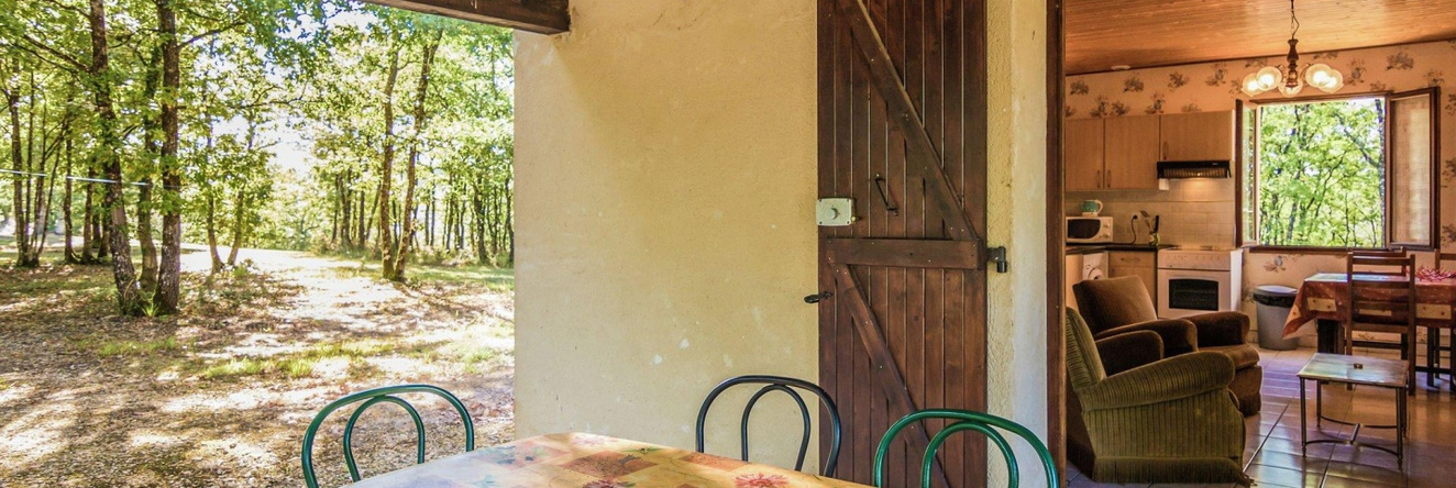 Modern Holiday Home in Salignac-Eyvigues with Swimming Pool, 萨利尼亚克-埃维格 — 照片 1