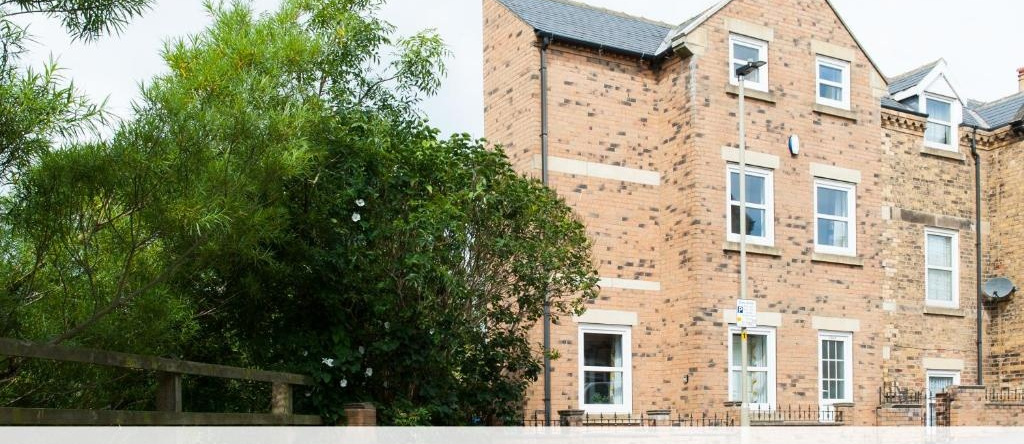 Candler Lodge - 3 BEDROOM TOWNHOUSE WITH PARKING - PATIO AREA & SEATING, 斯卡伯勒 — 照片 1