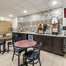 Red Roof Inn & Suites Wapakoneta, Вапаконета — фото 4