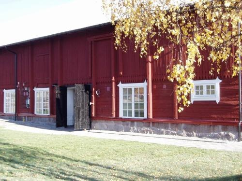Låsta Gårdshotell, Стренгнес — фото 1
