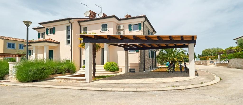 Villa Jazzbina, Zambratija — photo 1
