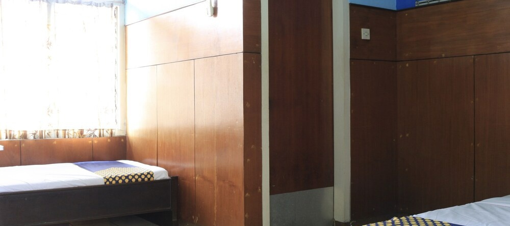 Hotel Budi Famili 1 by OYO Rooms, 西亚米斯 — 照片 1