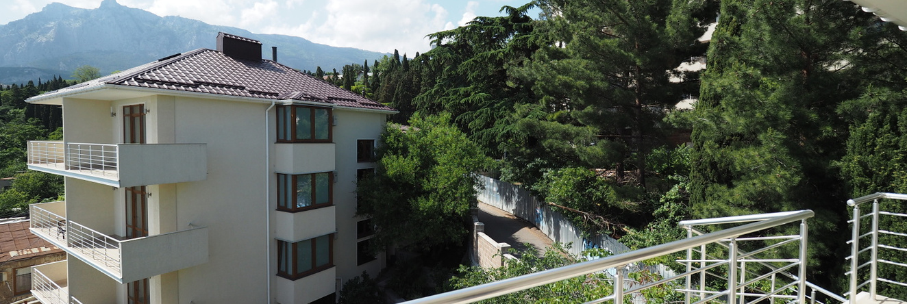 Peyzazh living quarters, Gaspra — photo 1