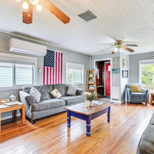 Walk to Beach: Charming Home - 3 Mi to Seabrook, 莫克利普斯 — 照片 5