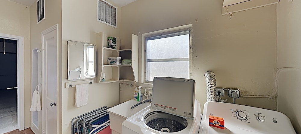 New Listing! Tropical Getaway - 5 Minutes To Beach 2 Bedroom Home, Lantana — photo 1